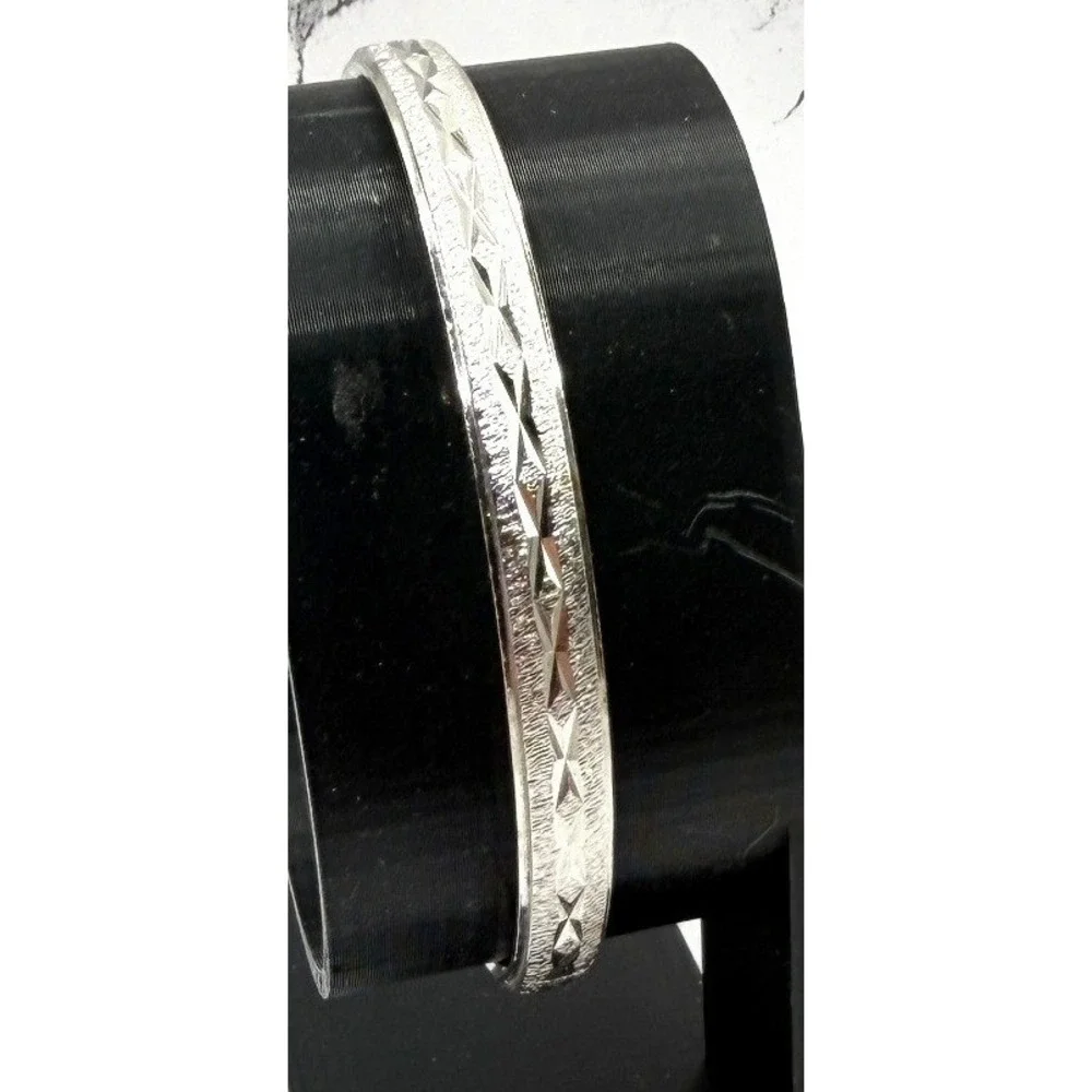 Crown Trifari Minimalist Silver Tone‎ Etched Bangle Bracelet 8